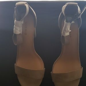 Torrid Taupe color heels size 9.5  Wide NWT